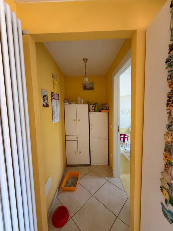 In posizione tranquilla e riservata, proponiamo in vendita casa indipendente circondata da terren...