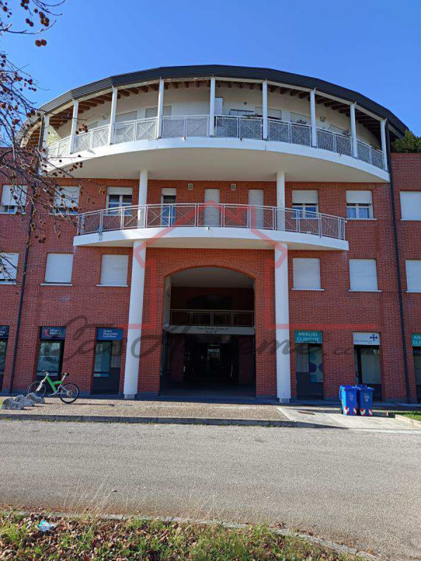 Rif. PE37824
La nostra Agenzia ha selezionato per Voi l'occasione del mese all'asta.

Proponiamo ...