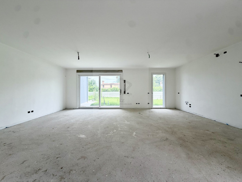 NOVENTA PADOVANA-PADOVA

In zona residenziale tranquilla e comoda ai principali servizi proponiam...