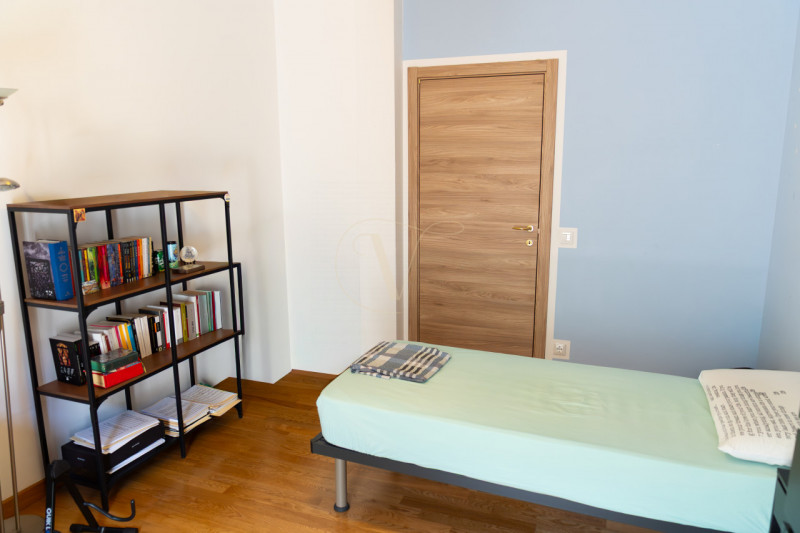Scopri questo funzionale appartamento situato nel cuore di San Bellino. Questa casa è ideale per ...