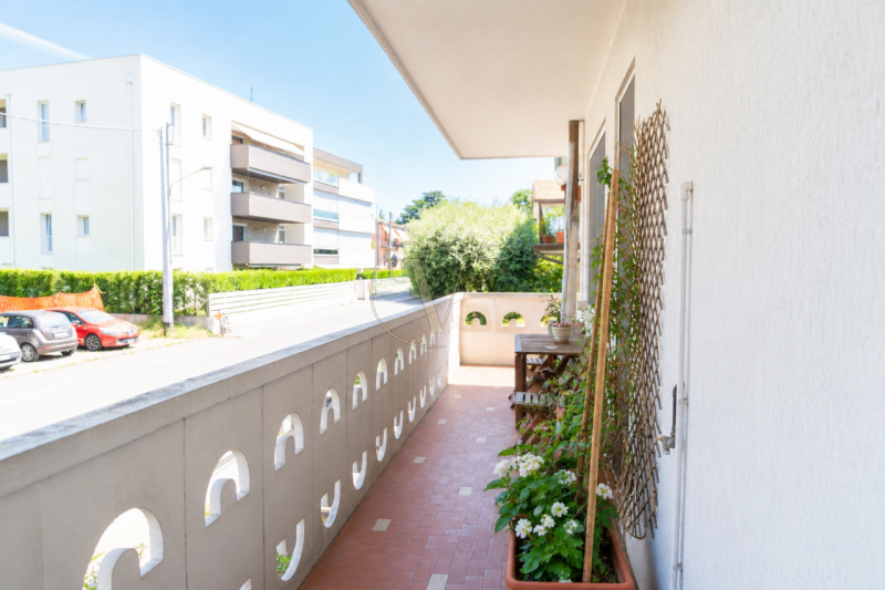 Scopri questo funzionale appartamento situato nel cuore di San Bellino. Questa casa è ideale per ...