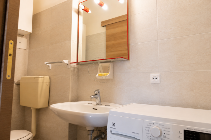 Scopri questo funzionale appartamento situato nel cuore di San Bellino. Questa casa è ideale per ...