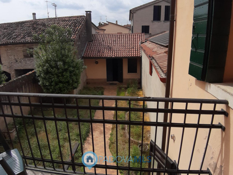 Immobile in esclusiva al Gruppo Padova MLS
Nel cuore del centro di Monselice, proponiamo in vendi...