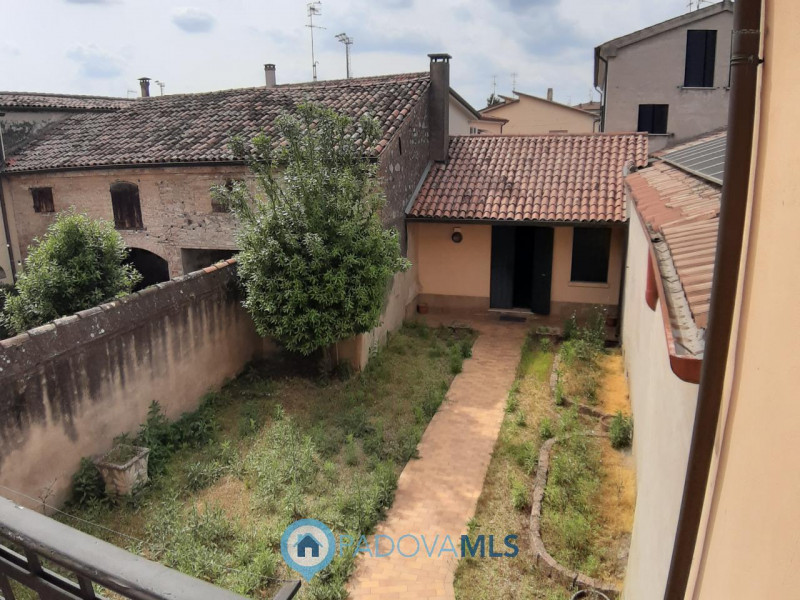Immobile in esclusiva al Gruppo Padova MLS
Nel cuore del centro di Monselice, proponiamo in vendi...