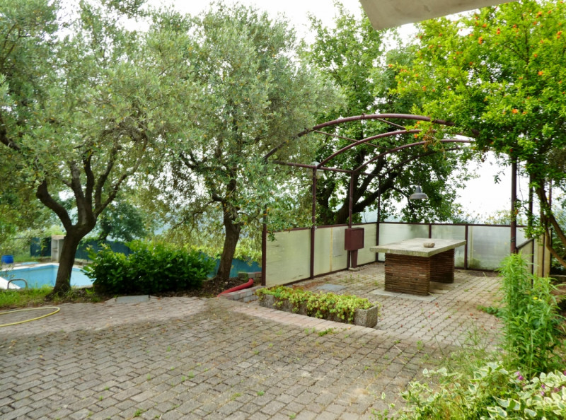 VILLETTA SINGOLA CON PISCINA E AMPIO APPEZZAMENTO DI TERRENO, IN VENDITA A POZZOLO DI VILLAGA - R...