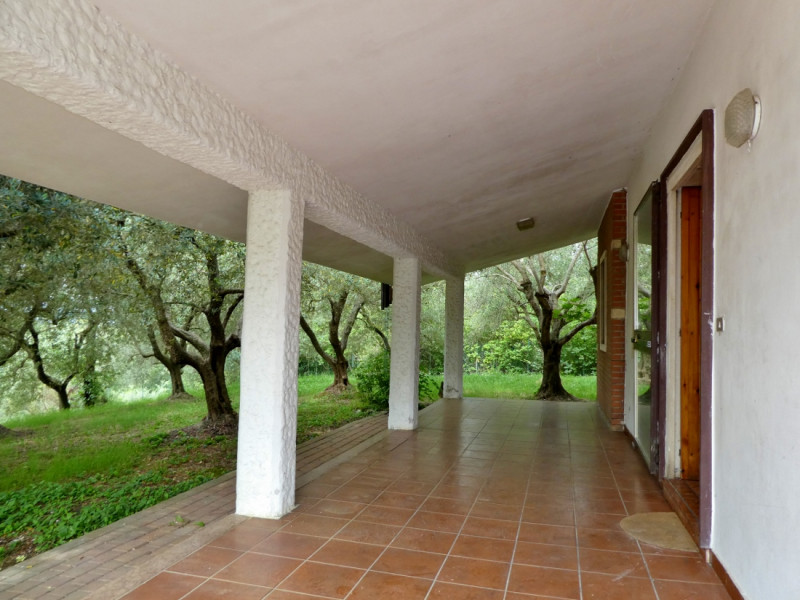 VILLETTA SINGOLA CON PISCINA E AMPIO APPEZZAMENTO DI TERRENO, IN VENDITA A POZZOLO DI VILLAGA - R...