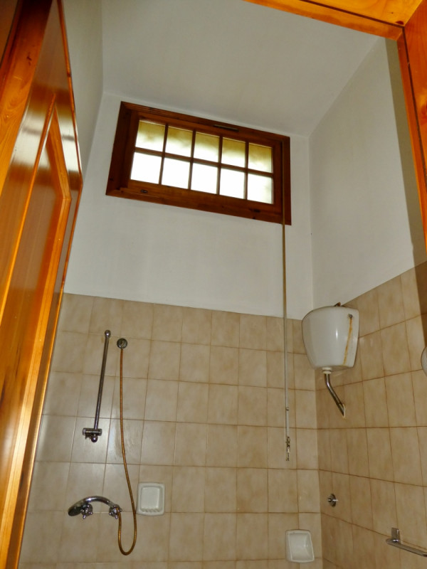 VILLETTA SINGOLA CON PISCINA E AMPIO APPEZZAMENTO DI TERRENO, IN VENDITA A POZZOLO DI VILLAGA - R...