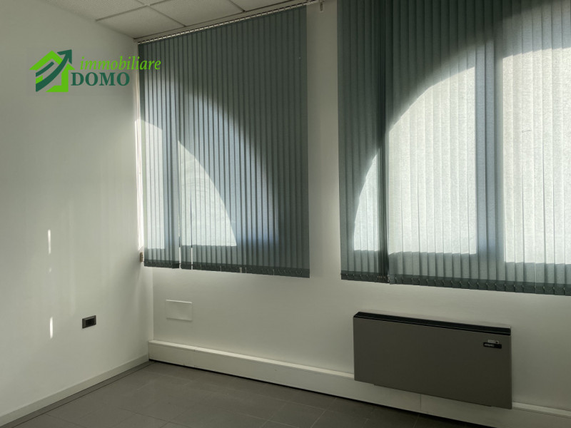 UFFICIO DI RAPPRESENTANZA NEL CUORE DI SCHIO CON BOX AUTO – DISPONIBILE ANCHE CON AFFITTO A RISCA...