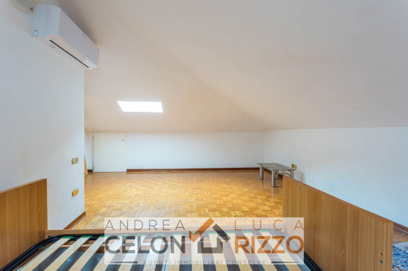 Nel cuore pulsante di Conselve, a pochi passi da tutti i servizi essenziali, proponiamo in vendit...