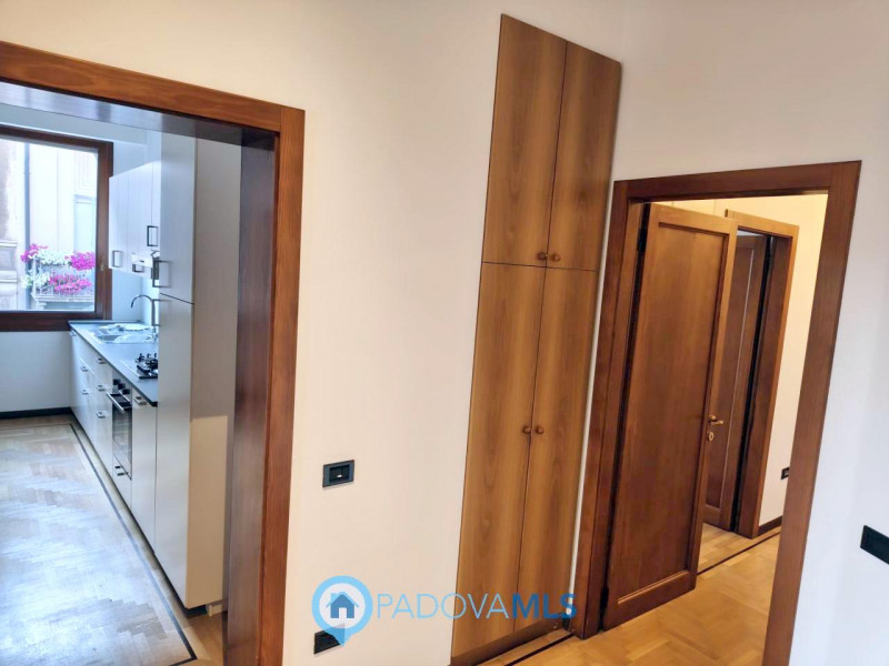 Immobile in esclusiva al Gruppo Padova MLS

Padova, zona Santo: in locazione si propone appartame...