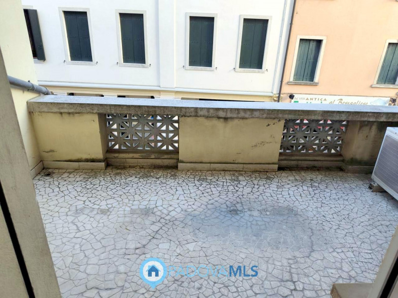 Immobile in esclusiva al Gruppo Padova MLS

Padova, zona Santo: in locazione si propone appartame...