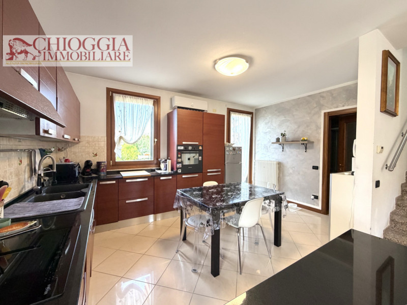 RIF.121 - A 20 minuti da Chioggia e in posizione strategica per raggiungere Padova e Venezia, pro...