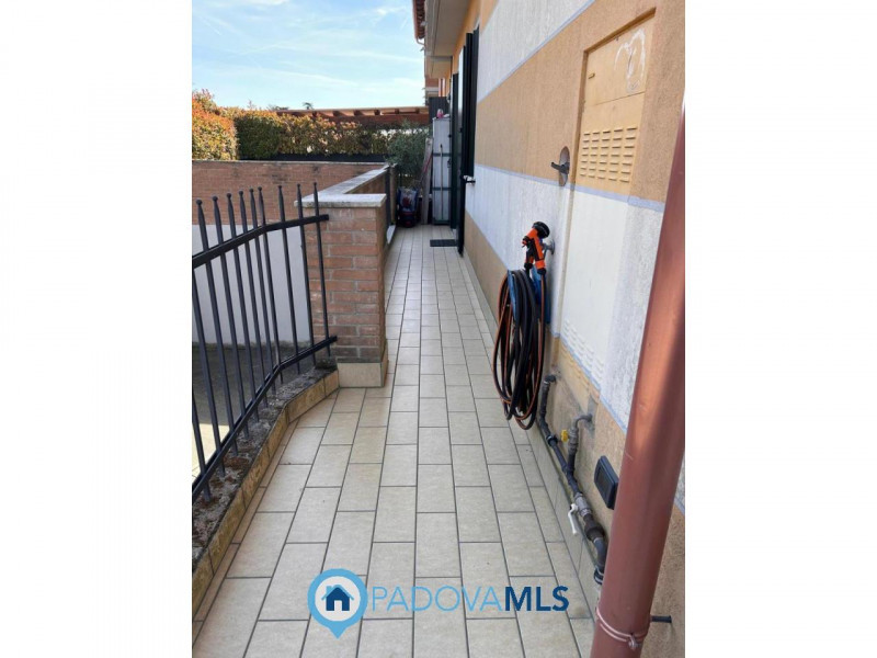 Immobile in esclusiva al Gruppo Padova MLS
PERAGA DI VIGONZA – APPARTAMENTO CON GIARDINO PRIVATO
...