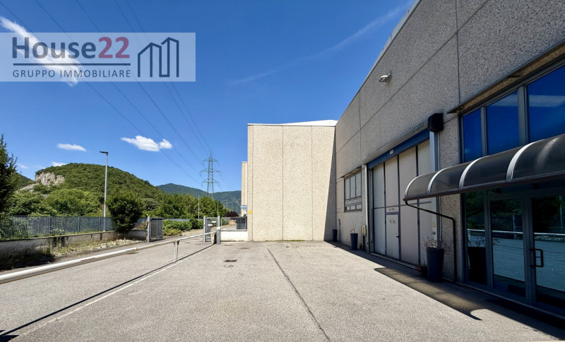 CONCESIO - BRESCIA. In zona industriale artigianale CAPANNONE di Mq 520 al piano terra con area e...