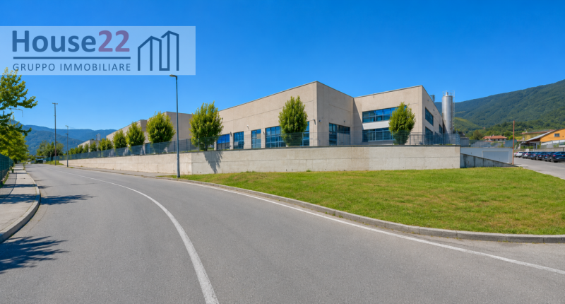 CONCESIO - BRESCIA. In zona industriale artigianale CAPANNONE di Mq 520 al piano terra con area e...