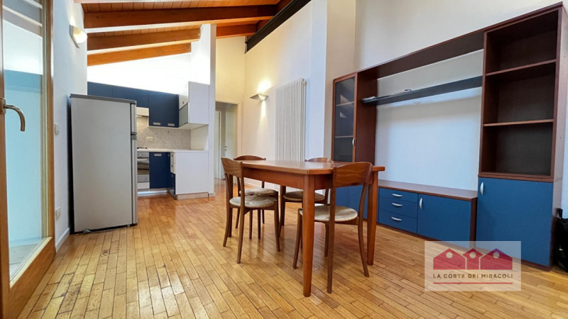 ALTAVILLA: LUMINOSO BILOCALE ARREDATO ALL'ULTIMO PIANO CON TERRAZZA E GARAGE. RIF. 2274 RICHIESTA...