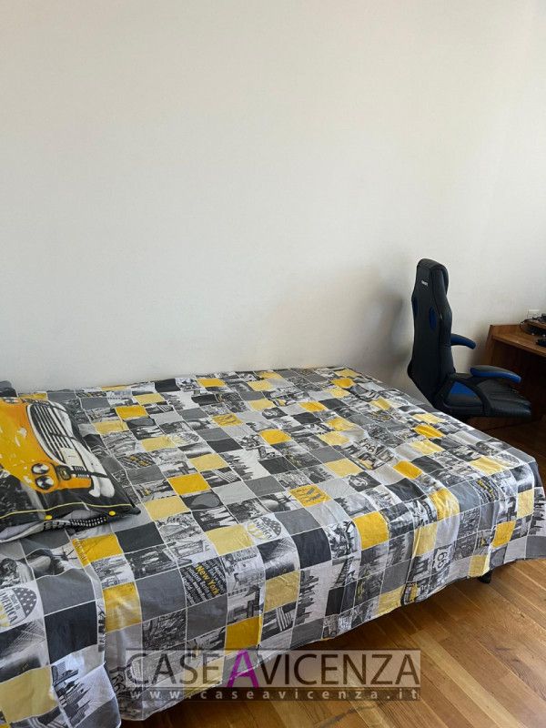 OPPORTUNITA' UNICA !!!! A Castegnero Nanto, in una zona residenziale tranquilla e immersa nel ver...