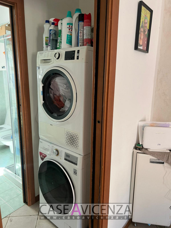 OPPORTUNITA' UNICA !!!! A Castegnero Nanto, in una zona residenziale tranquilla e immersa nel ver...