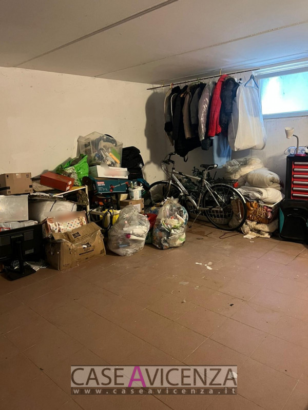 OPPORTUNITA' UNICA !!!! A Castegnero Nanto, in una zona residenziale tranquilla e immersa nel ver...