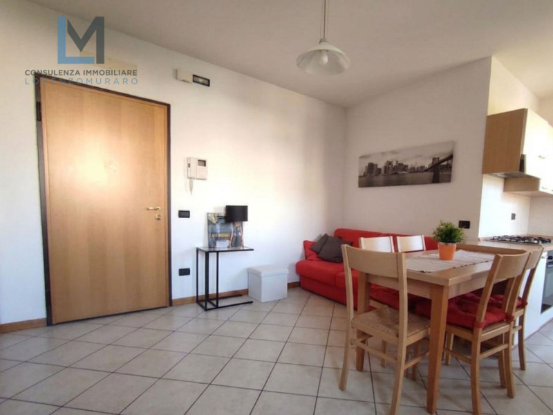 A Montebelluna, nella frazione di Caonada, in tranquillo contesto residenziale proponiamo in vend...