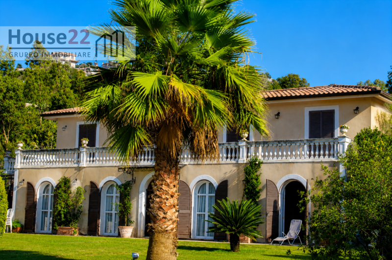 FUNARI (MESSINA - SICILIA). PRESTIGIOSA VILLA situata sulla dolce collina di Furnari, a pochi pas...