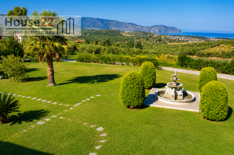FUNARI (MESSINA - SICILIA). PRESTIGIOSA VILLA situata sulla dolce collina di Furnari, a pochi pas...