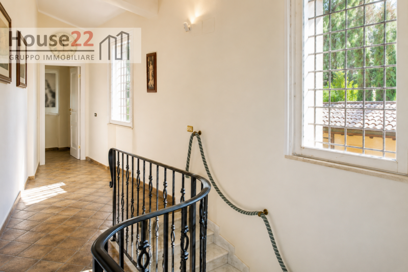 FUNARI (MESSINA - SICILIA). PRESTIGIOSA VILLA situata sulla dolce collina di Furnari, a pochi pas...