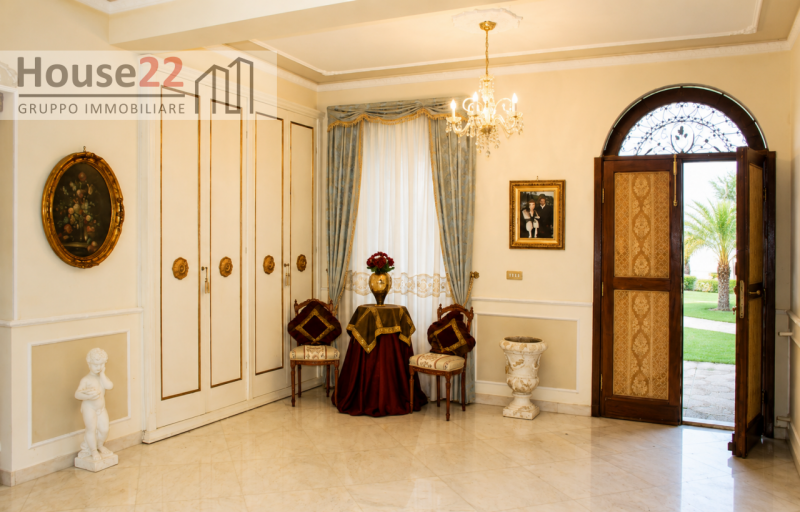 FUNARI (MESSINA - SICILIA). PRESTIGIOSA VILLA situata sulla dolce collina di Furnari, a pochi pas...