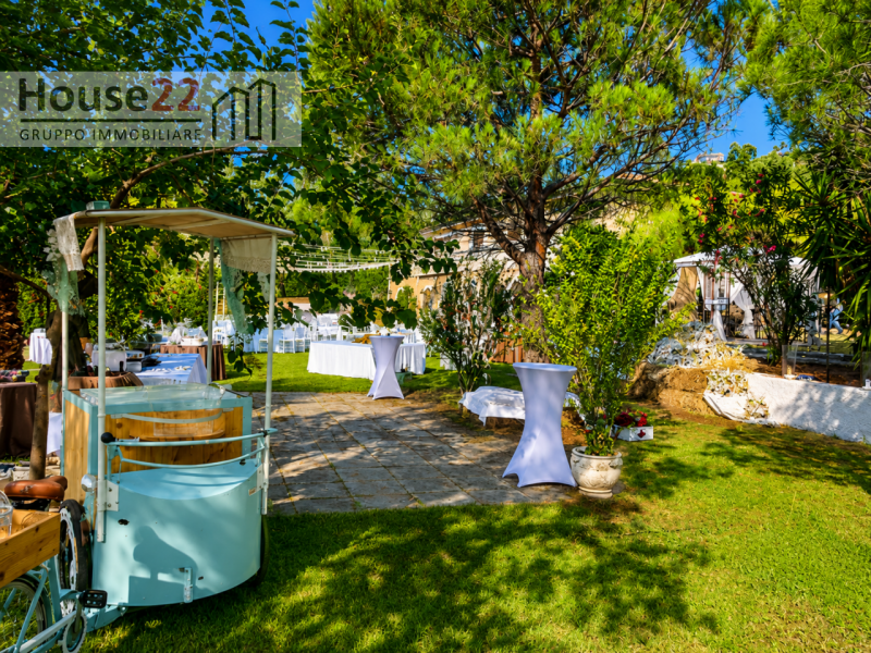 FUNARI (MESSINA - SICILIA). PRESTIGIOSA VILLA situata sulla dolce collina di Furnari, a pochi pas...