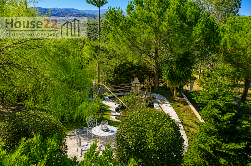 FUNARI (MESSINA - SICILIA). PRESTIGIOSA VILLA situata sulla dolce collina di Furnari, a pochi pas...