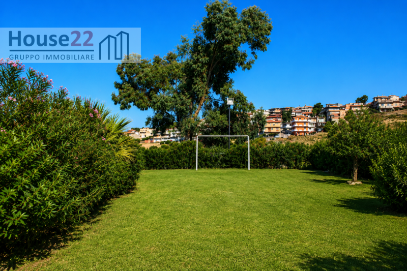 FUNARI (MESSINA - SICILIA). PRESTIGIOSA VILLA situata sulla dolce collina di Furnari, a pochi pas...