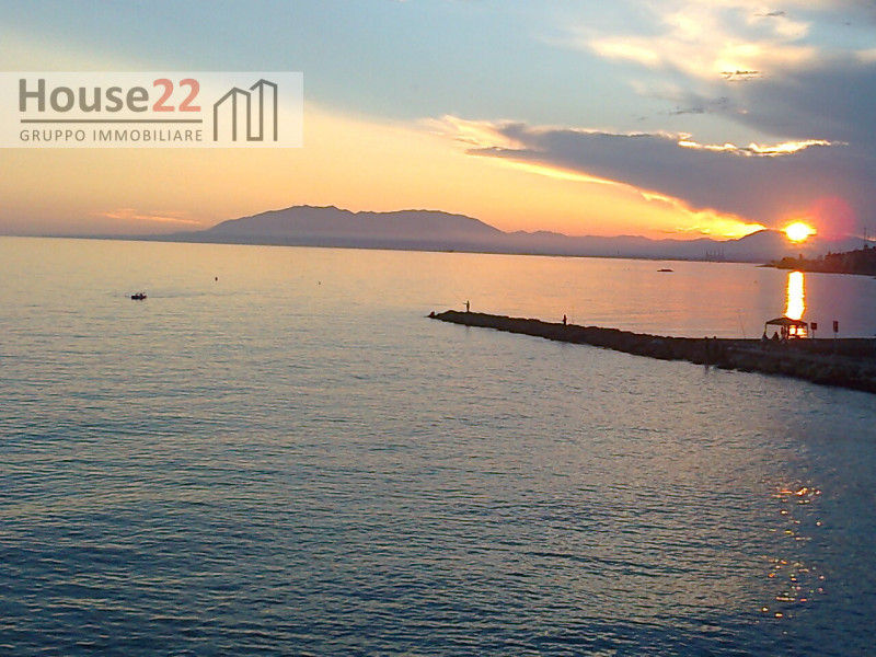 FUNARI (MESSINA - SICILIA). PRESTIGIOSA VILLA situata sulla dolce collina di Furnari, a pochi pas...