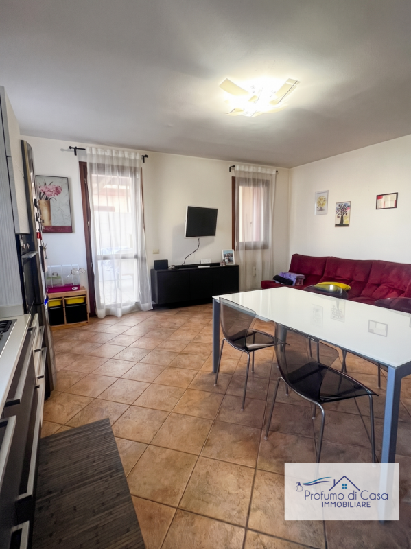 Pianiga loc. Mellaredo: Situato in un contesto tranquillo in centro paese, proponiamo ottimo appa...