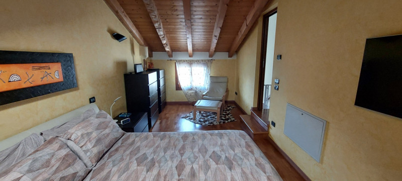 Proponiamo in vendita un’esclusiva Porzione di Bifamiliare inserita in un curato complesso a schi...