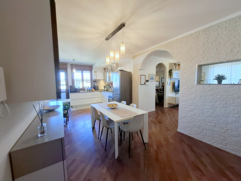 CAMIN ELEGANTE DUPLEX 3 CAMERE €.235.000 - rif.GB052

LA CASA CHE NON RICHIEDE ALCUN LAVORO: ELEG...