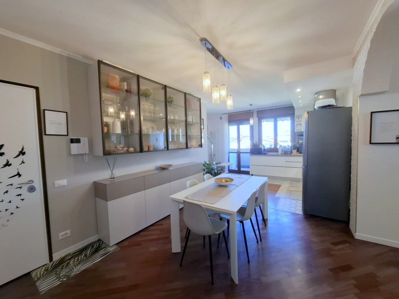 CAMIN ELEGANTE DUPLEX 3 CAMERE €.235.000 - rif.GB052

LA CASA CHE NON RICHIEDE ALCUN LAVORO: ELEG...