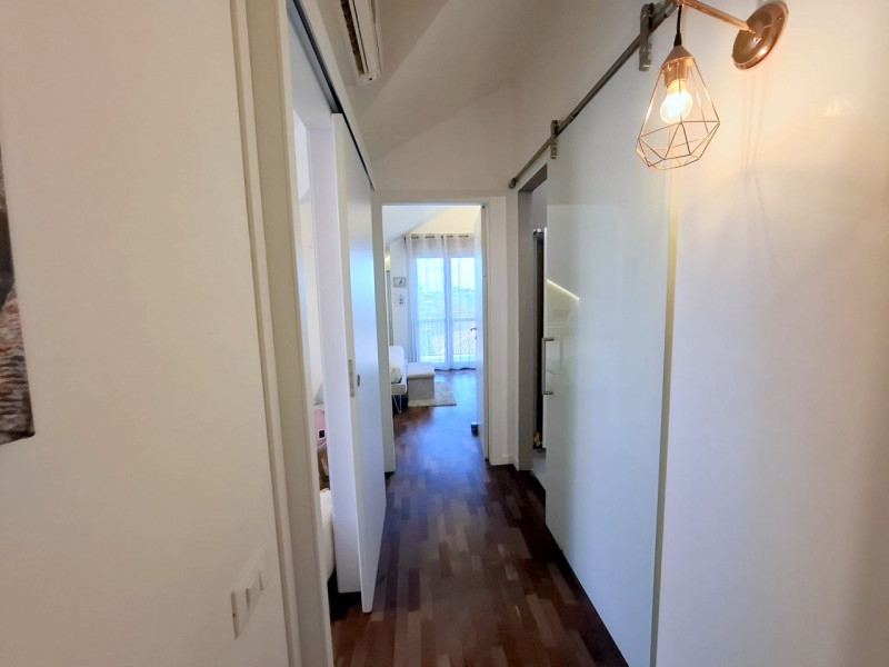 CAMIN ELEGANTE DUPLEX 3 CAMERE €.235.000 - rif.GB052

LA CASA CHE NON RICHIEDE ALCUN LAVORO: ELEG...