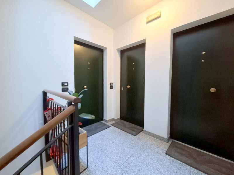 CAMIN ELEGANTE DUPLEX 3 CAMERE €.235.000 - rif.GB052

LA CASA CHE NON RICHIEDE ALCUN LAVORO: ELEG...