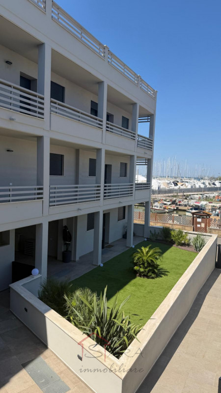 PUNTONE DI SCARLINO – APPARTAMENTO PIANO TERRA FRONTE MARINA CON GIARDINO

Nel cuore della Maremm...