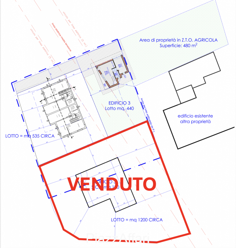 Proponiamo in vendita in zona centralissima a Campagnola di Brugine, a 300 metri dalla Chiesa, te...