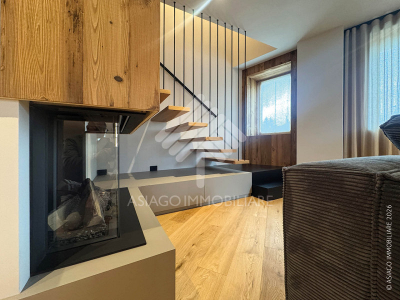 In centro ad Asiago, proponiamo appartamento esclusivo e moderno di nuova realizzazione situato a...
