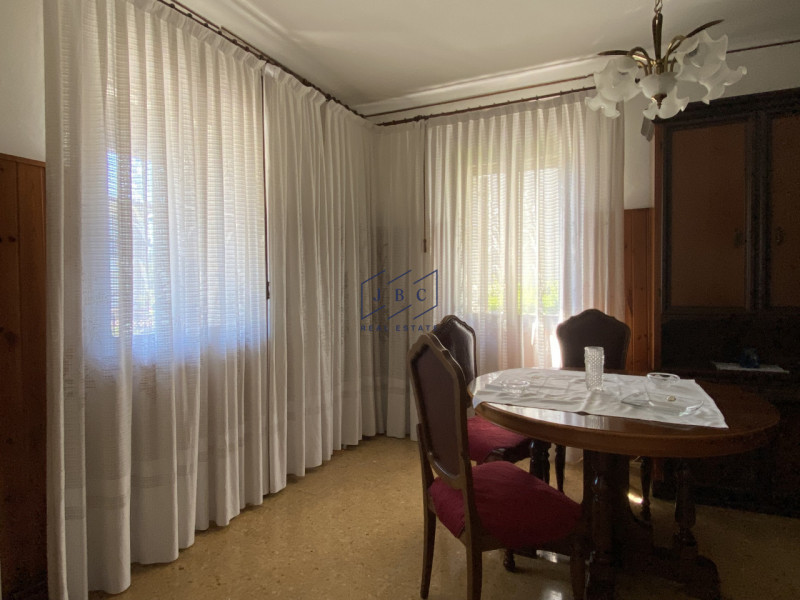 ODERZO - (Treviso)

Scopri questa spaziosa casa bifamiliare degli anni ’50, situata in una tranqu...
