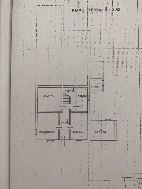 ODERZO - (Treviso)

Scopri questa spaziosa casa bifamiliare degli anni ’50, situata in una tranqu...