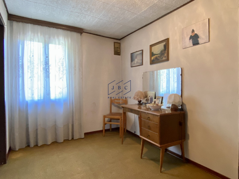 ODERZO - (Treviso)

Scopri questa spaziosa casa bifamiliare degli anni ’50, situata in una tranqu...