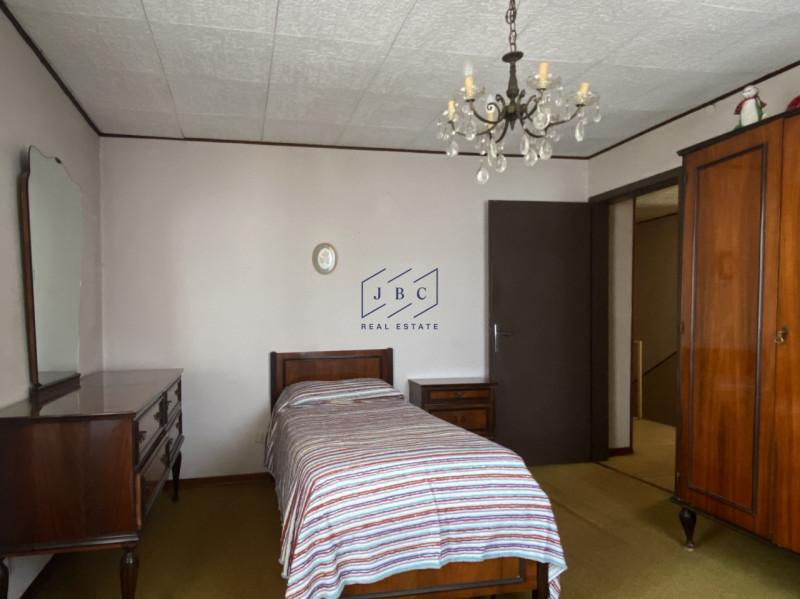 ODERZO - (Treviso)

Scopri questa spaziosa casa bifamiliare degli anni ’50, situata in una tranqu...