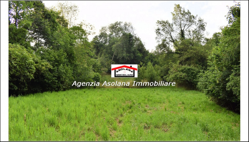 Vendesi rustico a due abitazioni in posizione dominante a ridosso del centro di Castelcucco.
Il r...