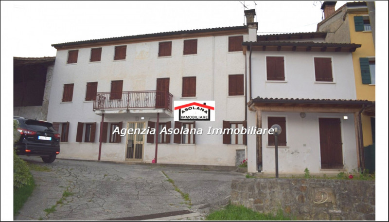 Vendesi rustico a due abitazioni in posizione dominante a ridosso del centro di Castelcucco.
Il r...