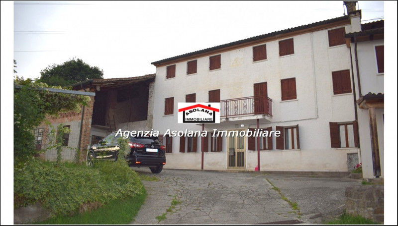 Vendesi rustico a due abitazioni in posizione dominante a ridosso del centro di Castelcucco.
Il r...