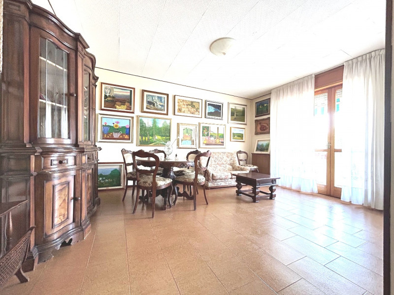 SARMEOLA- Nel quartiere più esclusivo e ricercato della zona, il tutto caratterizzato da aree ver...
