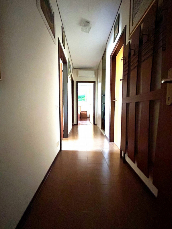 SARMEOLA- Nel quartiere più esclusivo e ricercato della zona, il tutto caratterizzato da aree ver...